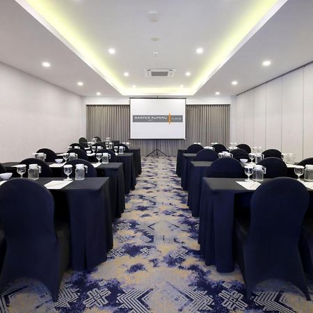 Harper Kupang By Aston Hotel Buitenkant foto